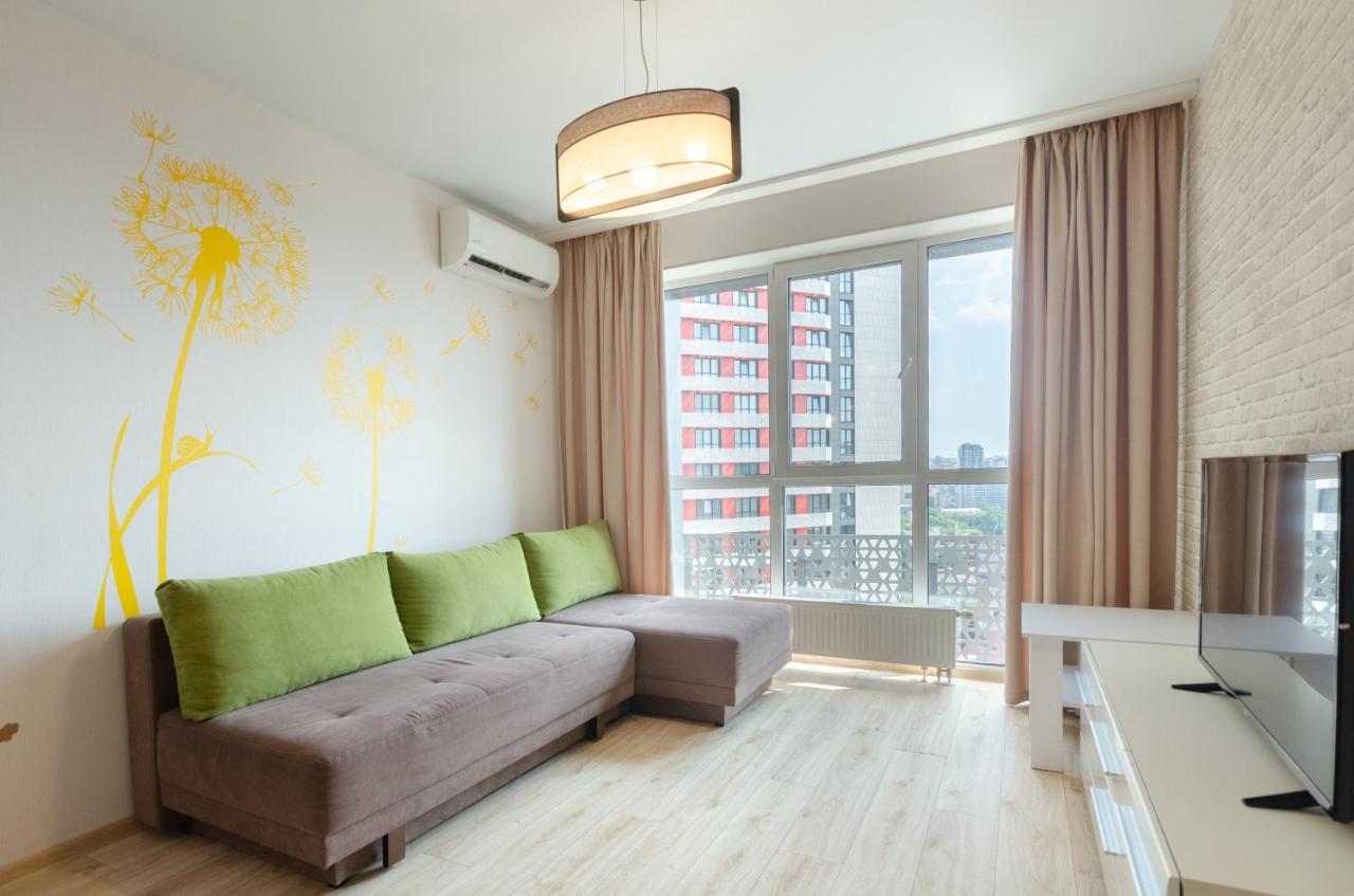 Petrovdom 41B-59B-90B-77B Stunning City View Apartments At Rc Kvartet, Central Railway Station Kyiv Exterior photo