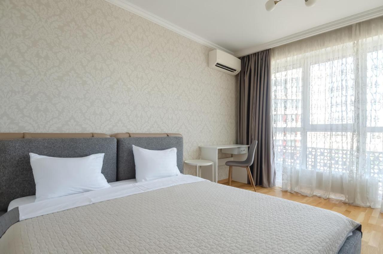 Petrovdom 41B-59B-90B-77B Stunning City View Apartments At Rc Kvartet, Central Railway Station Kyiv Exterior photo