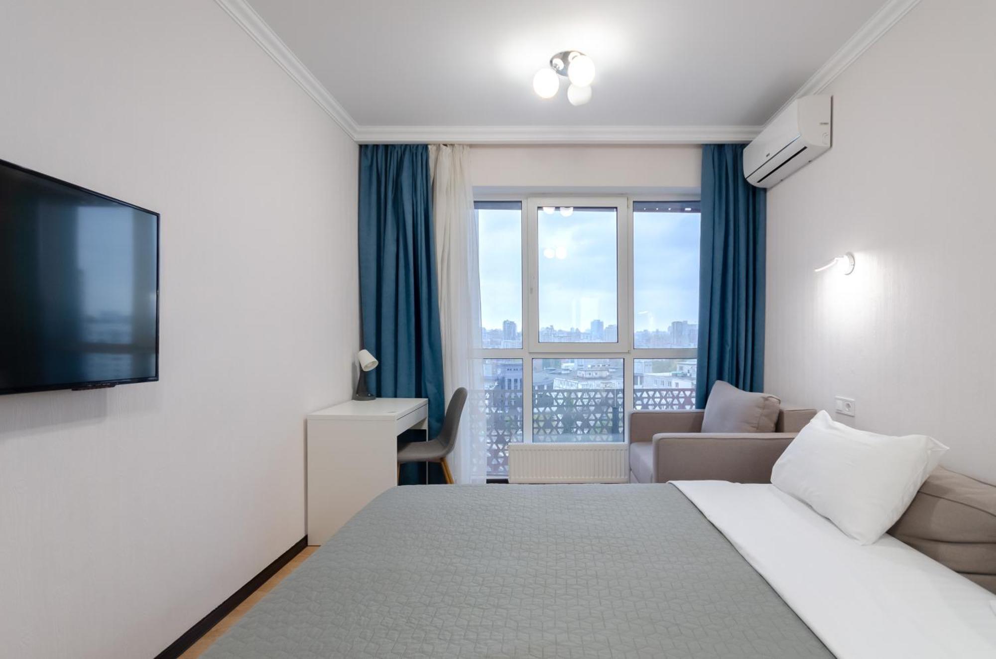 Petrovdom 41B-59B-90B-77B Stunning City View Apartments At Rc Kvartet, Central Railway Station Kyiv Exterior photo