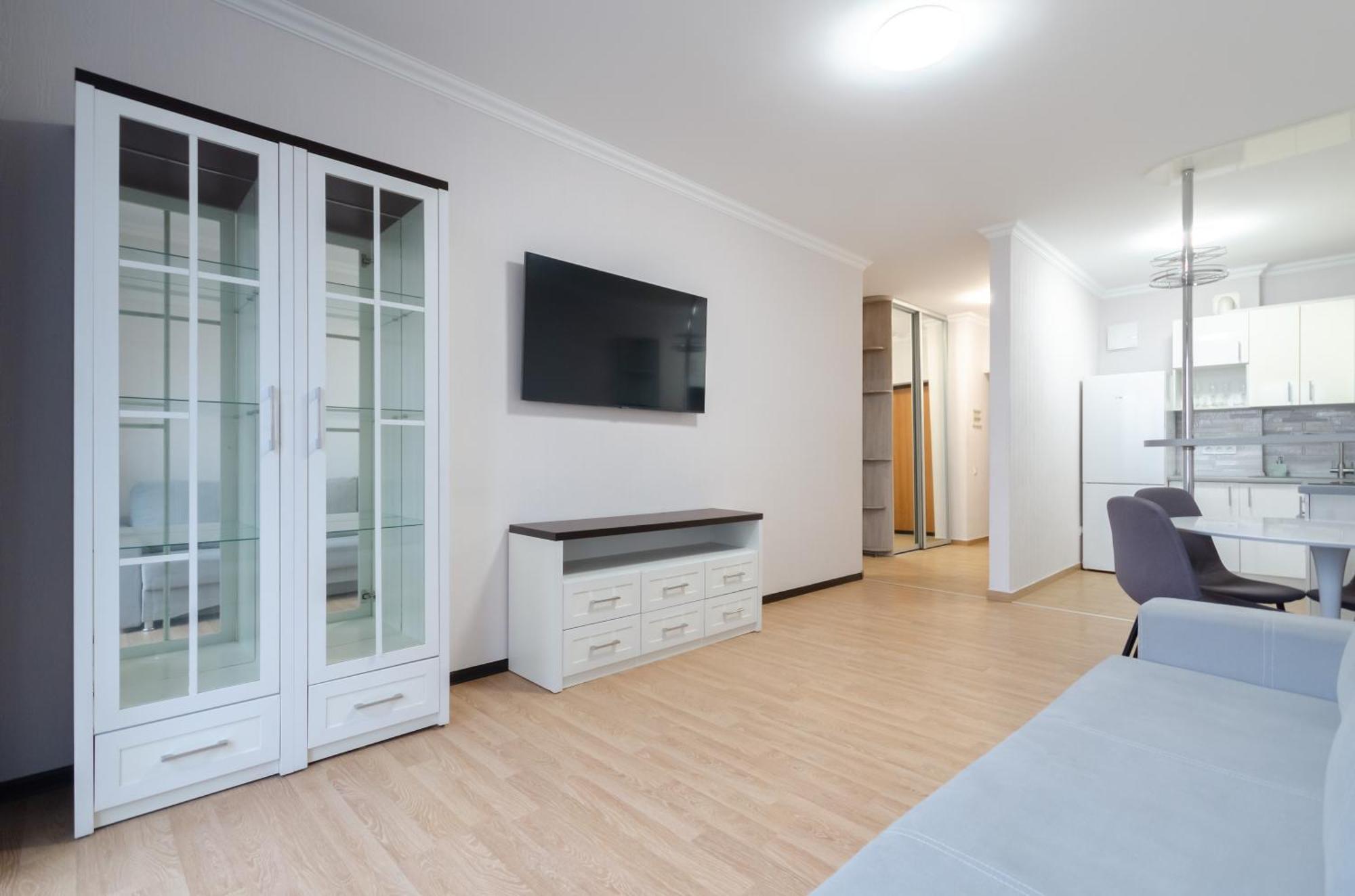 Petrovdom 41B-59B-90B-77B Stunning City View Apartments At Rc Kvartet, Central Railway Station Kyiv Exterior photo